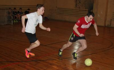 В «Айсберге» рязанцы завершили мини-футбольный спор